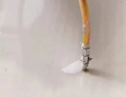 长岛瓷砖空鼓维修公司专业解答在瓷砖铺贴过程中，如果使用的砂料过粗（如全部使用了粗砂），可能会导致以下问题